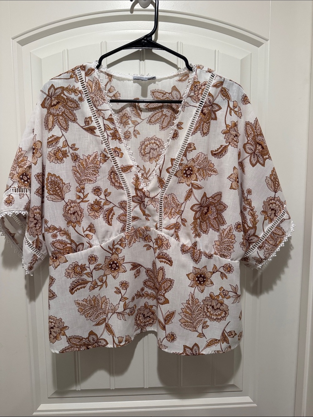 Floral and ivy Boho White Floral V-Neck Blouse with Brown Print